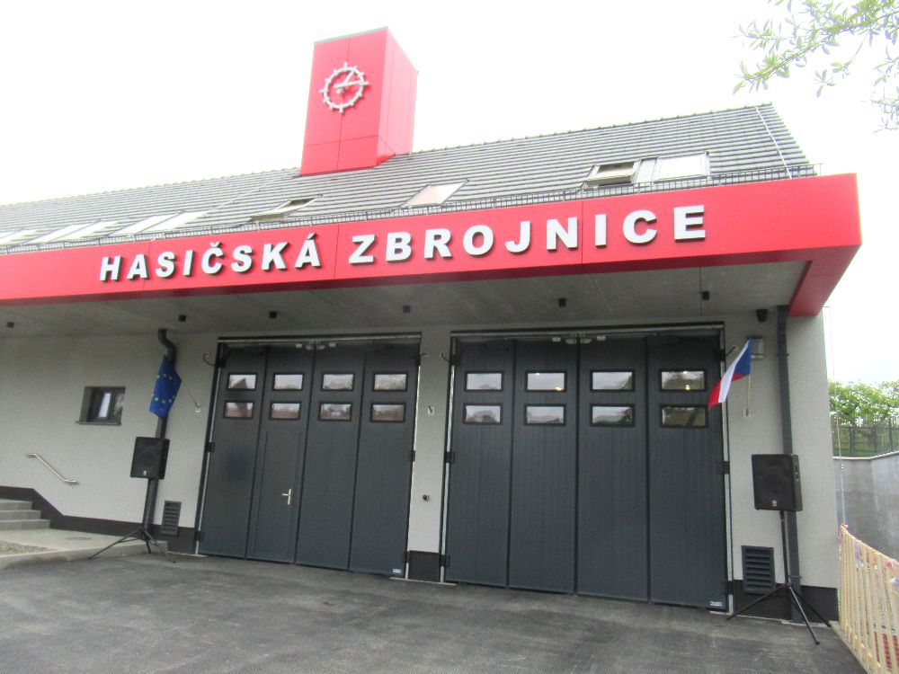 Kavárna a restaurace, nám. K. Šternberka, Radnice